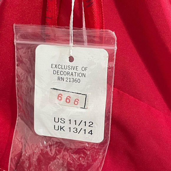 Mori Lee Red Gown Size 11/12‎ Embroidery Trim - Picture 11 of 13